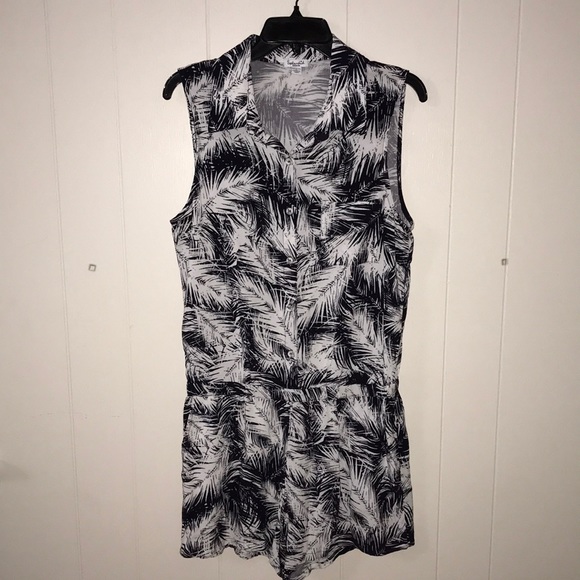 Splendid navy palm romper - Picture 5 of 11